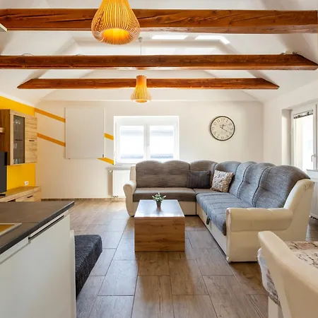 Apartma Majdas *