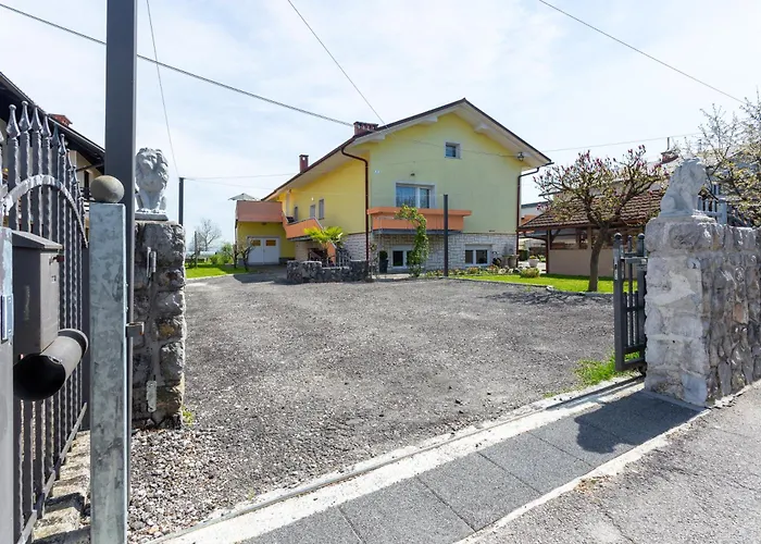 Apartma Majdas Loka pri Mengsu